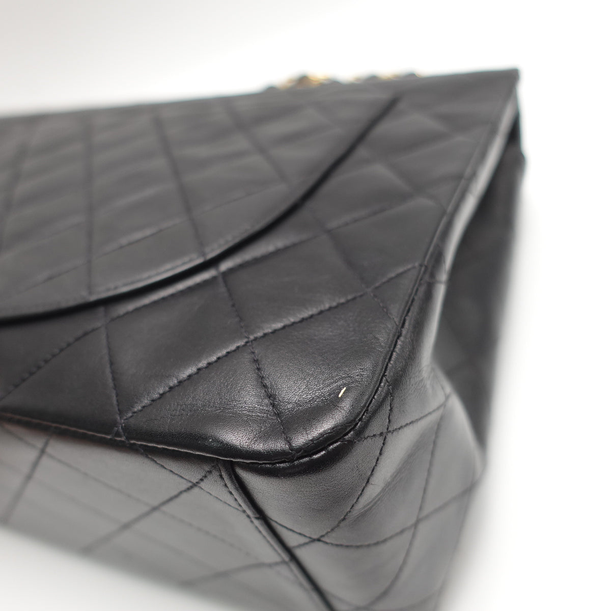 Pre-Owned Chanel Black Calfskin Leather Shoulder Bag T10433345
