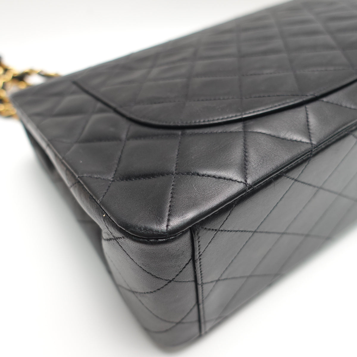 Pre-Owned Chanel Black Calfskin Leather Shoulder Bag T10433345