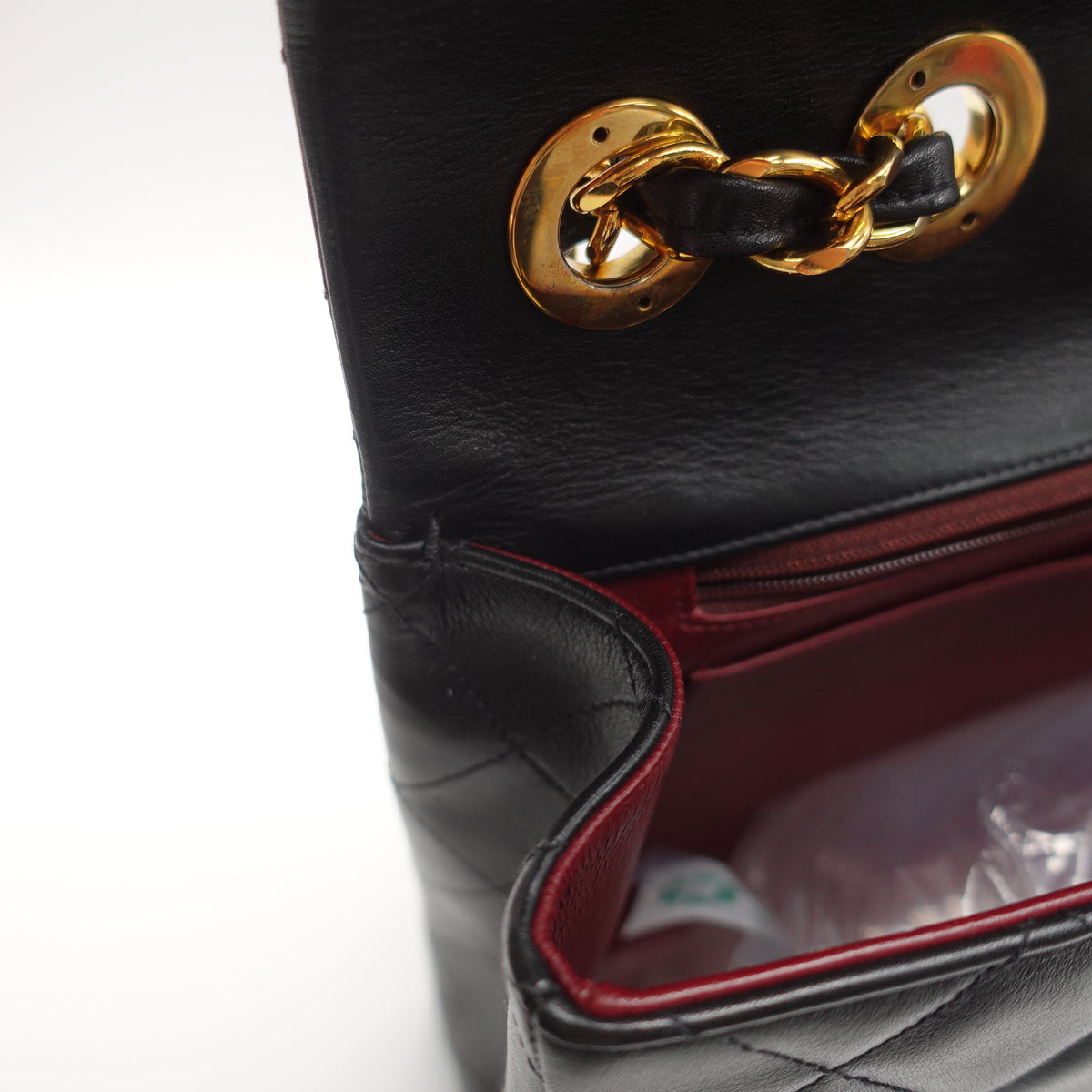 Pre-Owned Chanel Black Calfskin Leather Shoulder Bag T10433345