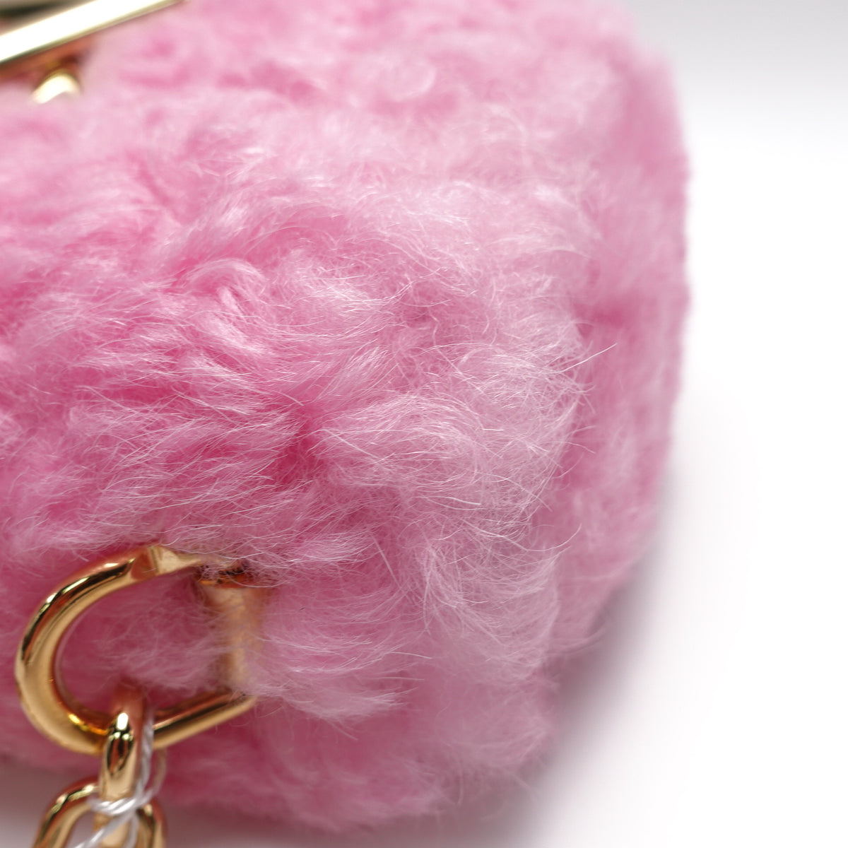 Pre-Owned Louis Vuitton Twist MM Pink Shearling Shoulder Bag T10434955