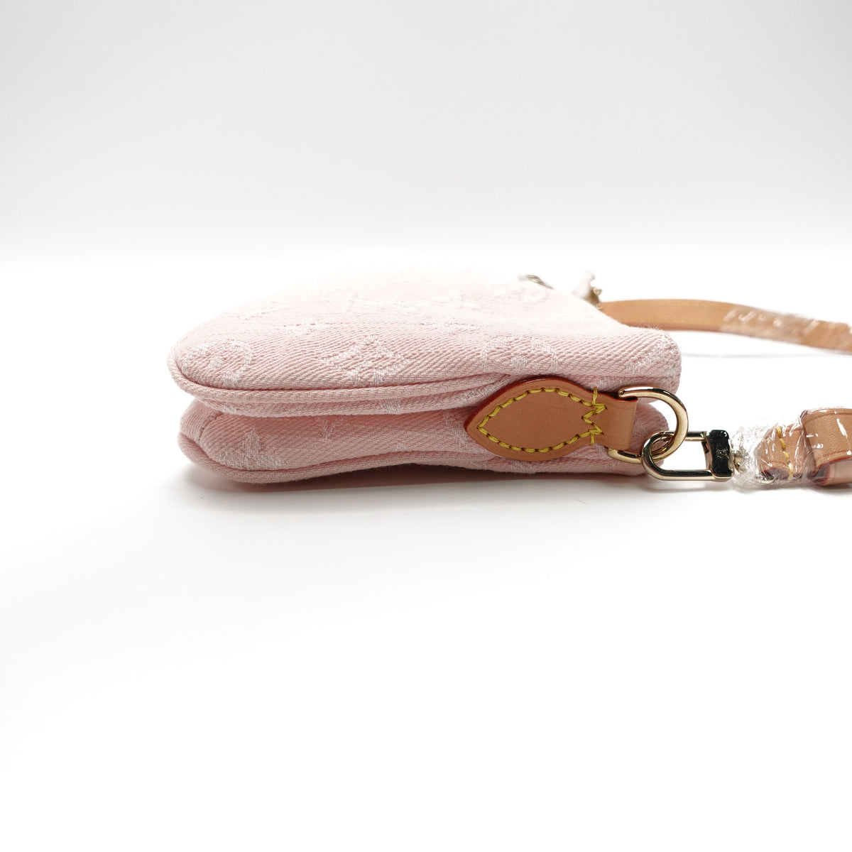 Pre-Owned Louis Vuitton Liv Pochette Pink Denim Shoulder Bag T10434129