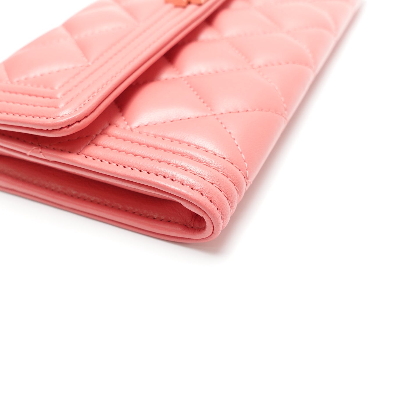 Pre-Owned Chanel Leboy Nude Pink Lambskin Leather Wallet T10437691