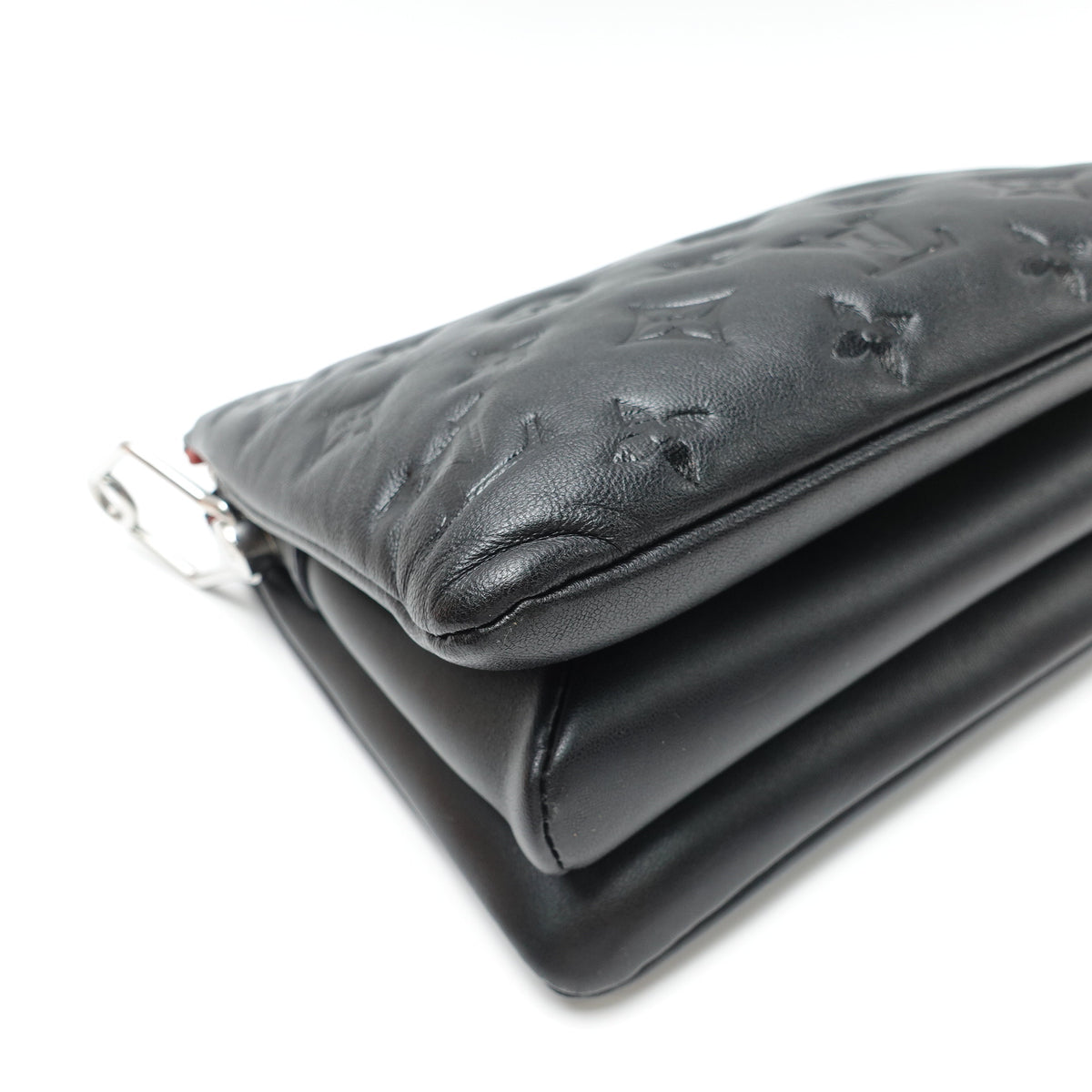 Pre-Owned Louis Vuitton Pochette Coussin Black Lambskin Leather Shoulder Bag T10435438
