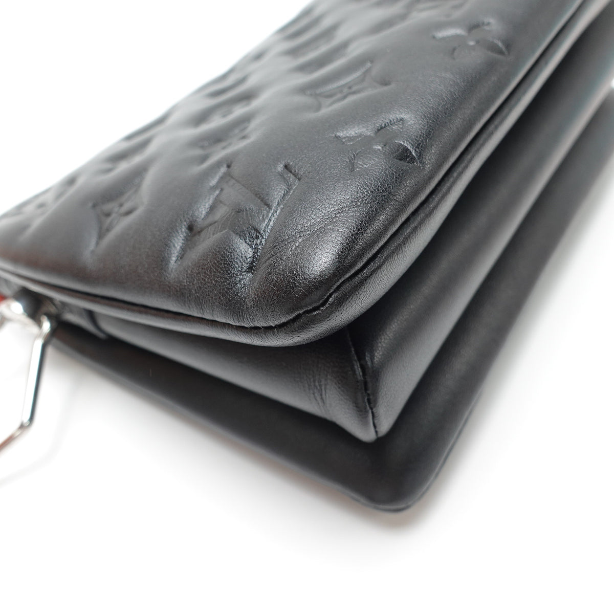 Pre-Owned Louis Vuitton Pochette Coussin Black Lambskin Leather Shoulder Bag T10435438
