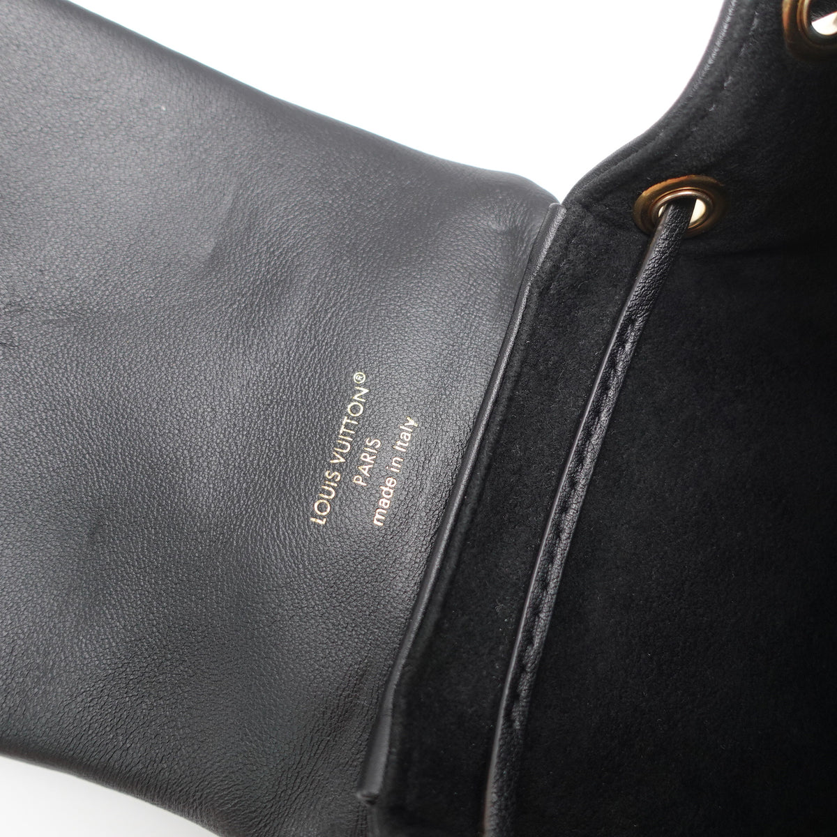 Pre-Owned Louis Vuitton Coussin PM Black Lambskin Leather Backpack T10439628