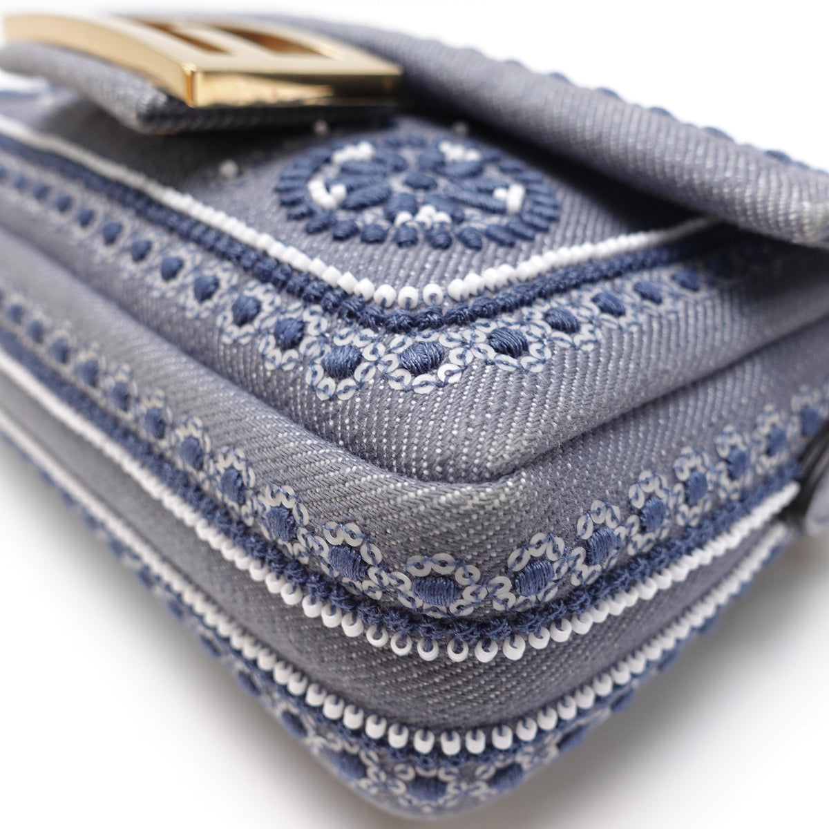 Pre-Owned Fendi Baguette Blue Canvas Shoulder Bag T10437621