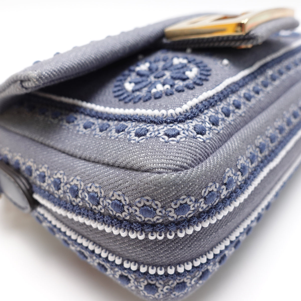 Pre-Owned Fendi Baguette Blue Canvas Shoulder Bag T10437621