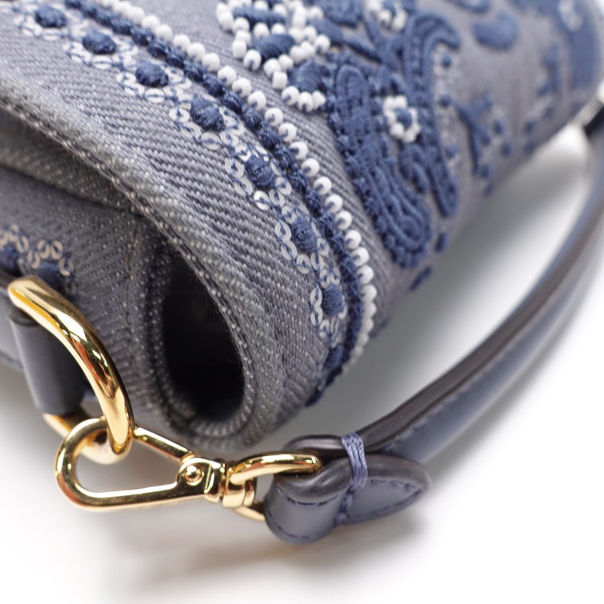 Pre-Owned Fendi Baguette Blue Canvas Shoulder Bag T10437621