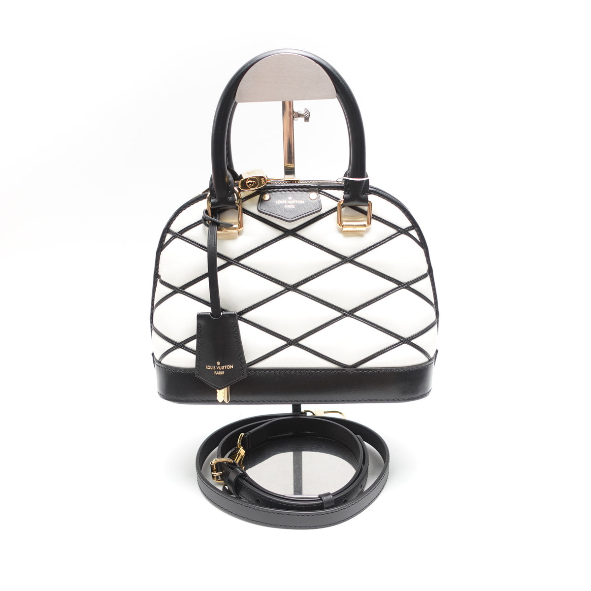 Pre-Owned Louis Vuitton Alma BB Black&White Leather Shoulder Bag T10441814