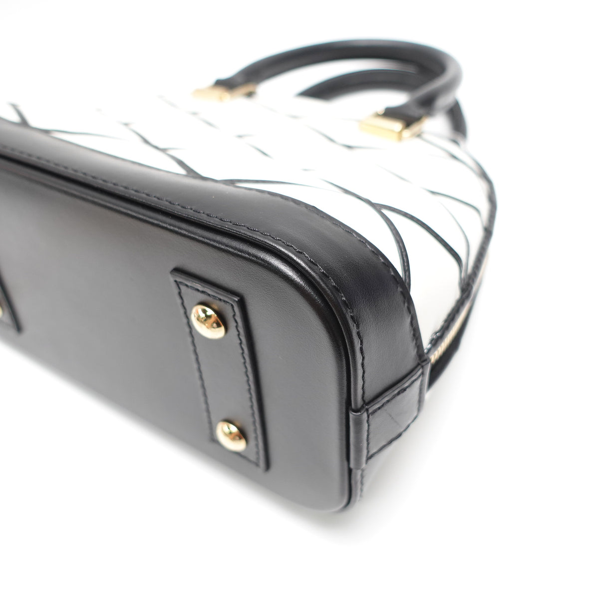 Pre-Owned Louis Vuitton Alma BB Black&White Leather Shoulder Bag T10441814