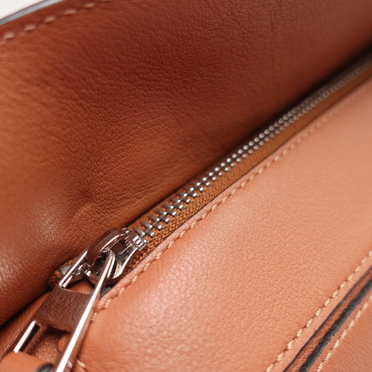 Pre-Owned Loewe Puzzle Medium Brown Calfskin Leather Shoulder Bag T10443959