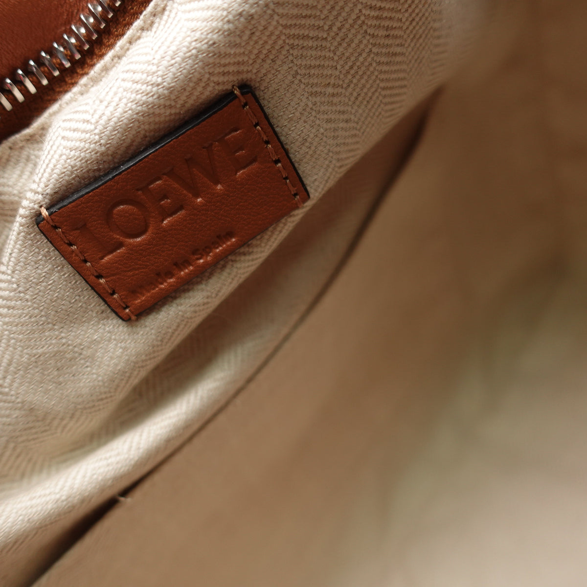 Pre-Owned Loewe Puzzle Medium Brown Calfskin Leather Shoulder Bag T10443959