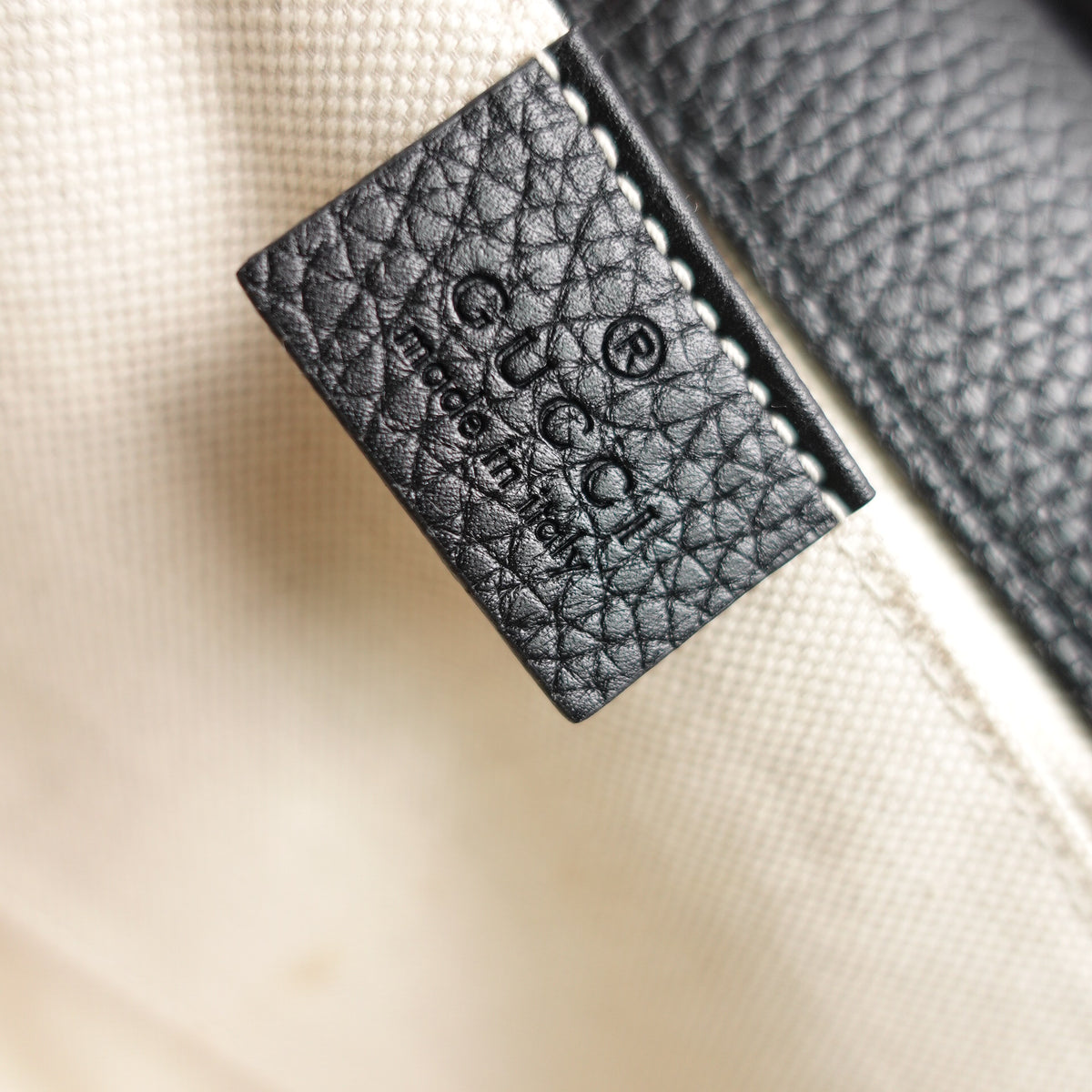 Gucci GG Marmont Black Calfskin Leather Shoulder Bag T10447621