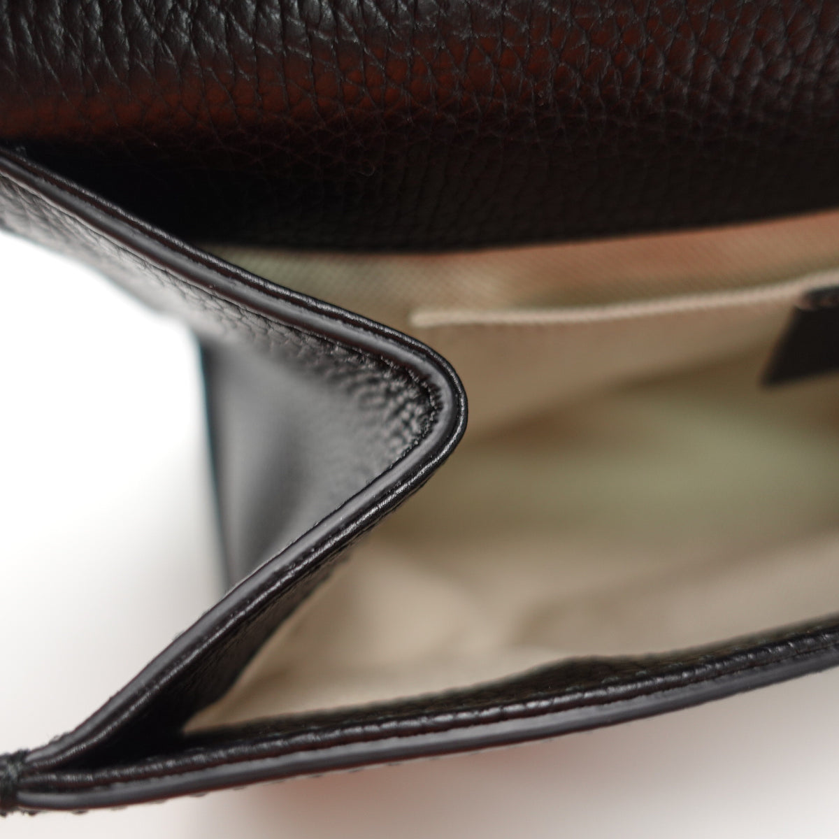Gucci GG Marmont Black Calfskin Leather Shoulder Bag T10447621