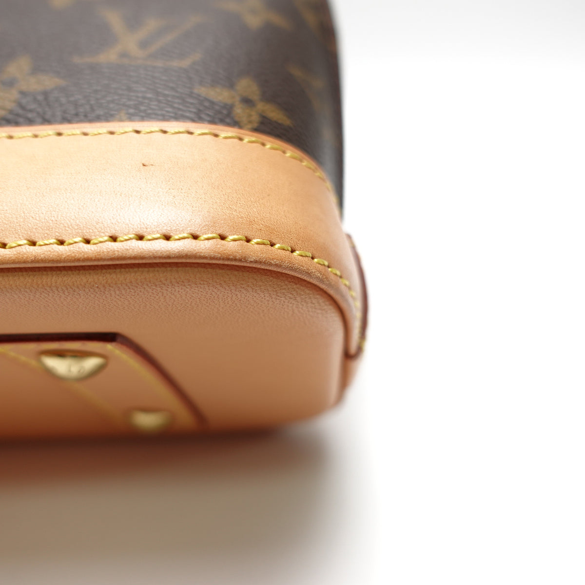 Pre-Owned Louis Vuitton Alma BB Brown Monogram Canvas Shoulder Bag T10452243