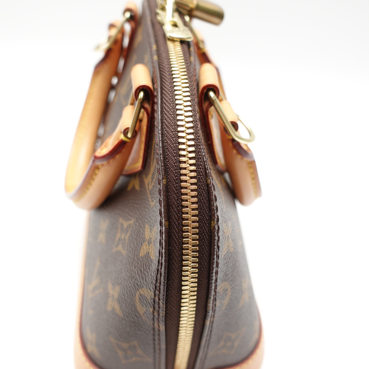 Pre-Owned Louis Vuitton Alma BB Brown Monogram Canvas Shoulder Bag T10452243