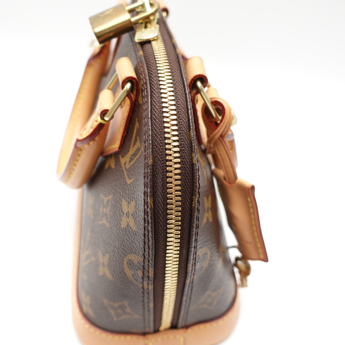 Pre-Owned Louis Vuitton Alma BB Brown Monogram Canvas Shoulder Bag T10452243