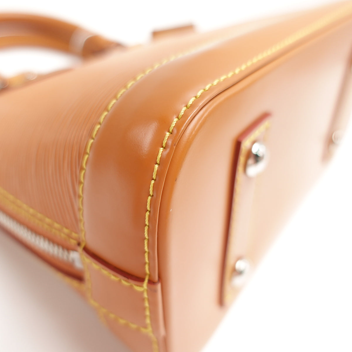 Pre-Owned Louis Vuitton Alma BB Orange Epi Leather Shoulder Bag T10458386