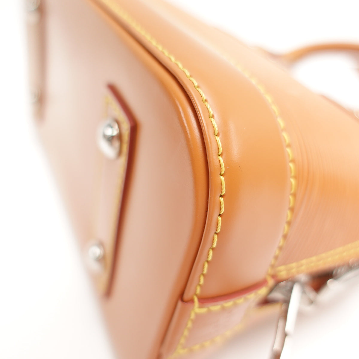 Pre-Owned Louis Vuitton Alma BB Orange Epi Leather Shoulder Bag T10458386