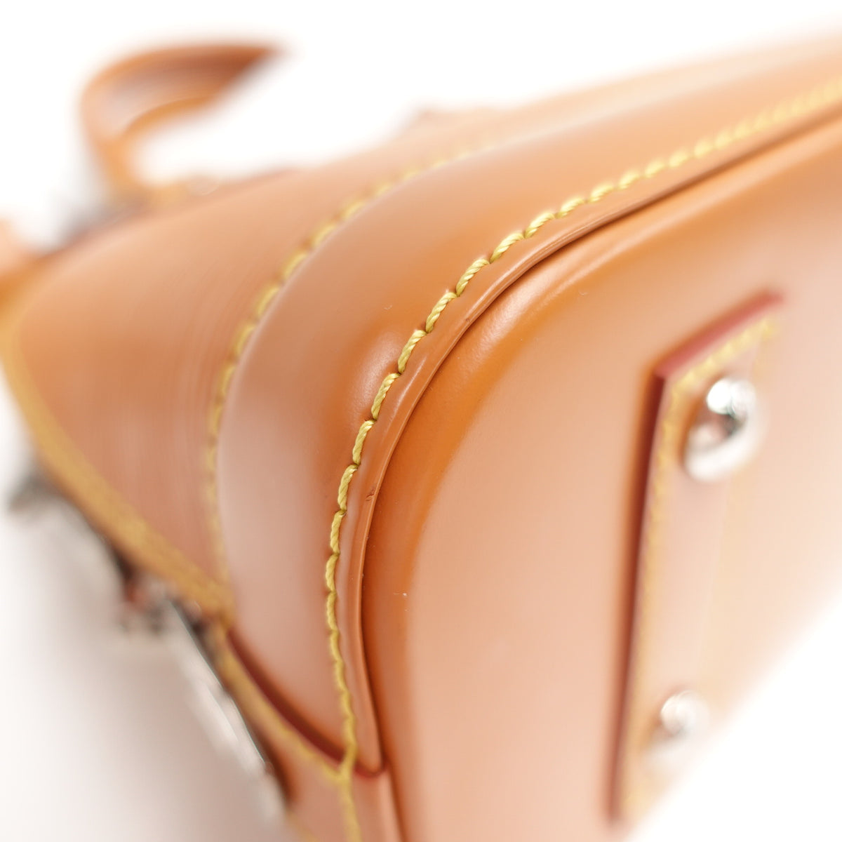 Pre-Owned Louis Vuitton Alma BB Orange Epi Leather Shoulder Bag T10458386