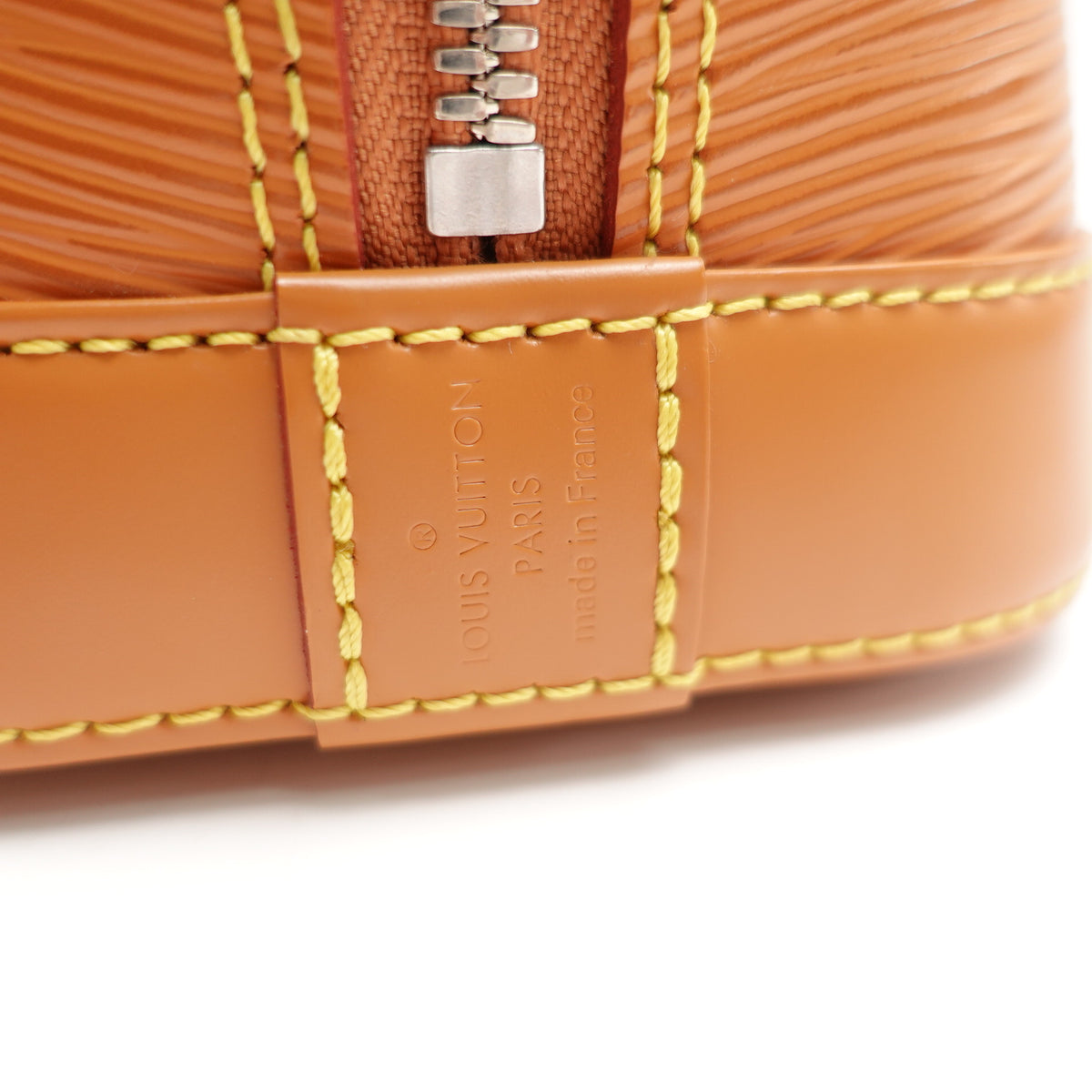 Pre-Owned Louis Vuitton Alma BB Orange Epi Leather Shoulder Bag T10458386