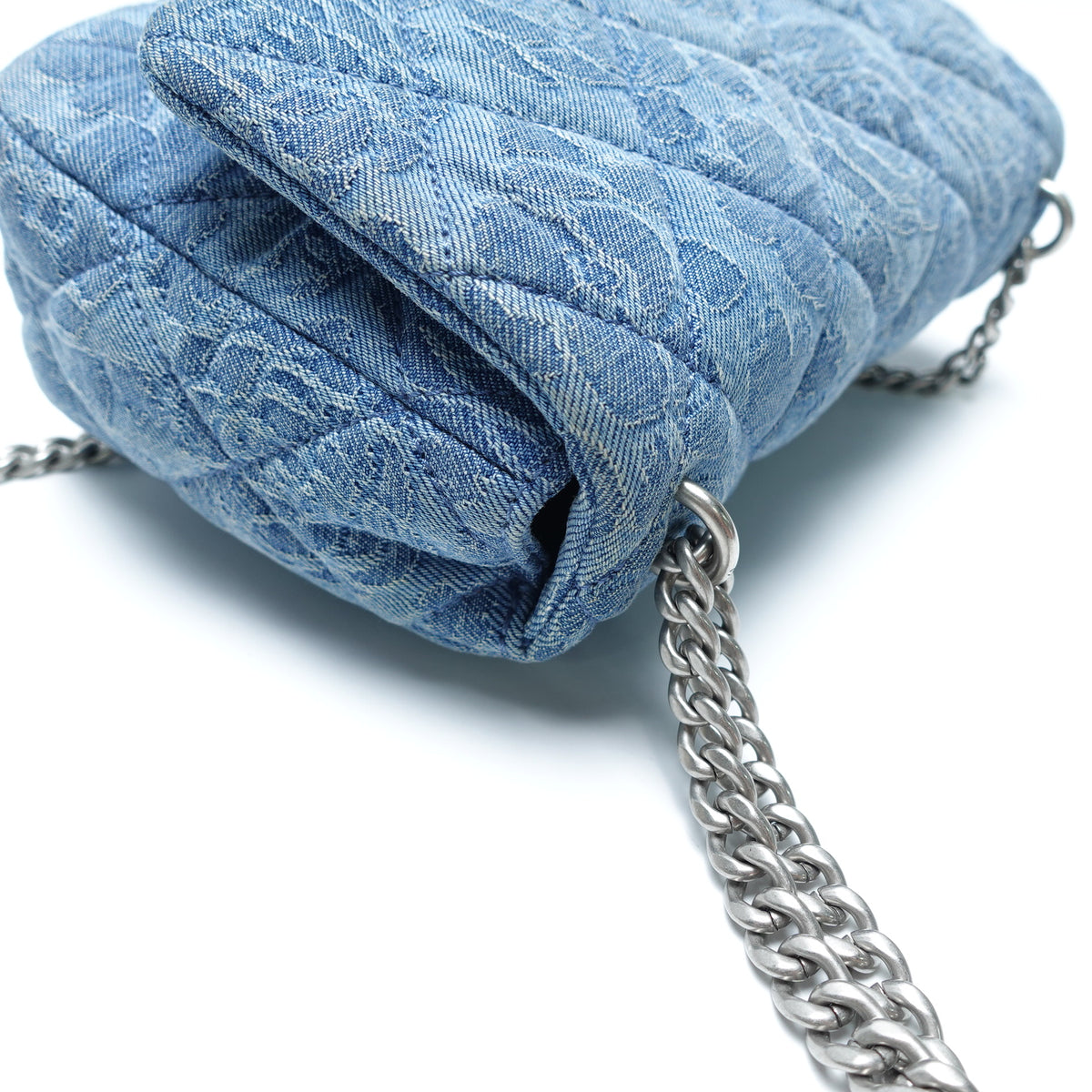 Pre-Owned Chanel Classic Flap Square Mini Blue Denim Shoulder Bag T10459035