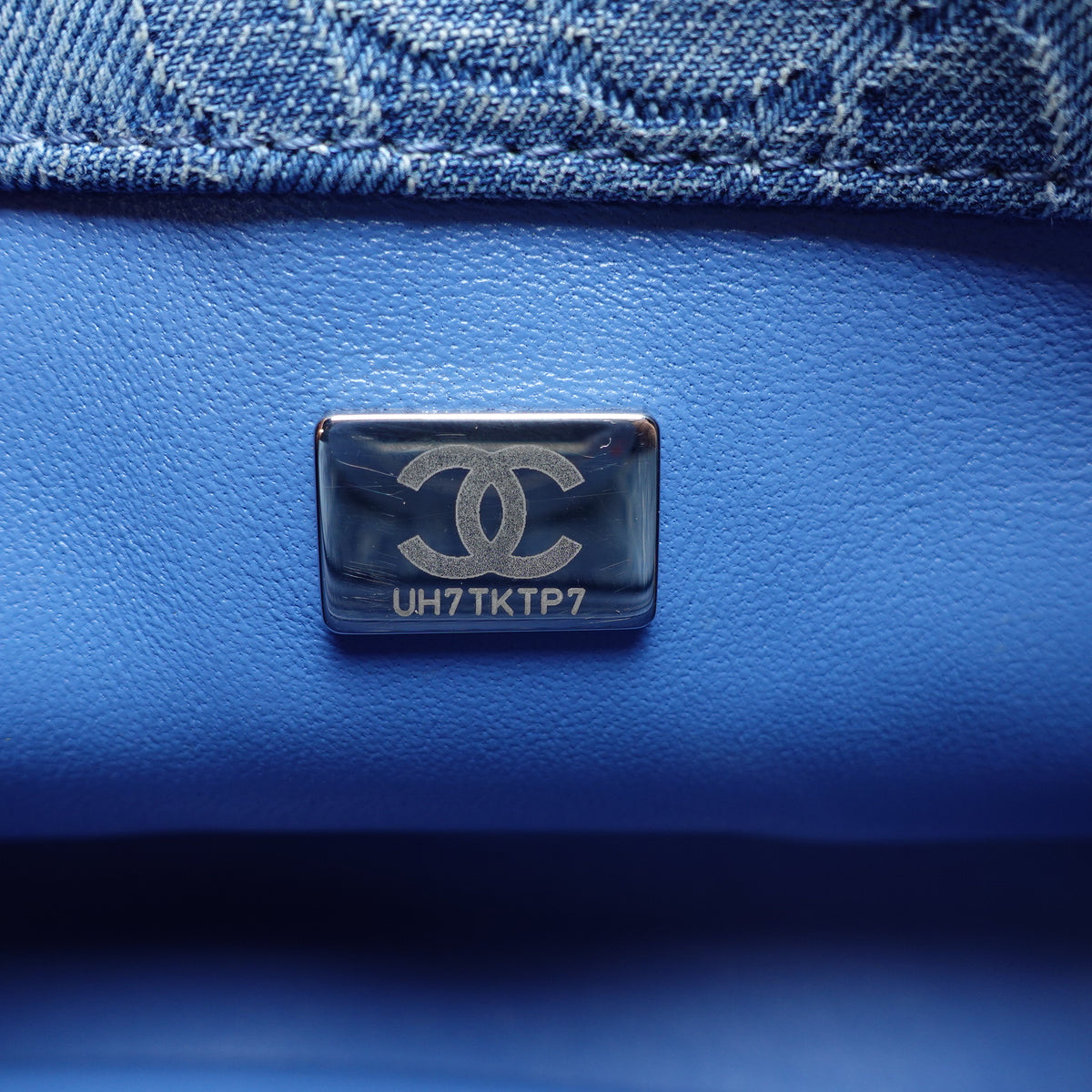 Pre-Owned Chanel Classic Flap Square Mini Blue Denim Shoulder Bag T10459035