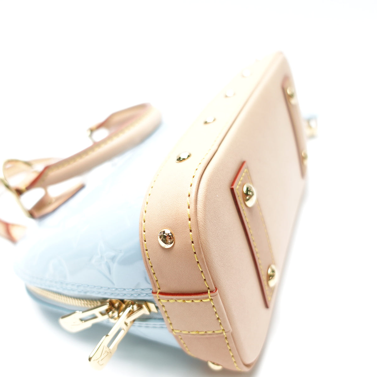 Pre-Owned Louis Vuitton Alma BB  Blue Vernis Shoulder Bag T10461974