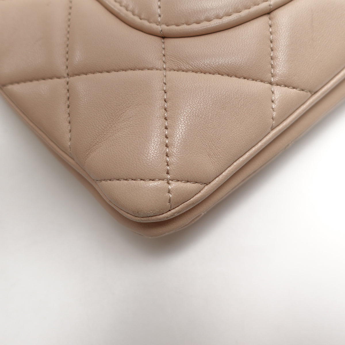 Pre-Owned Chanel Trendy CC Beige Lambskin Leather Shoulder Bag T10462222