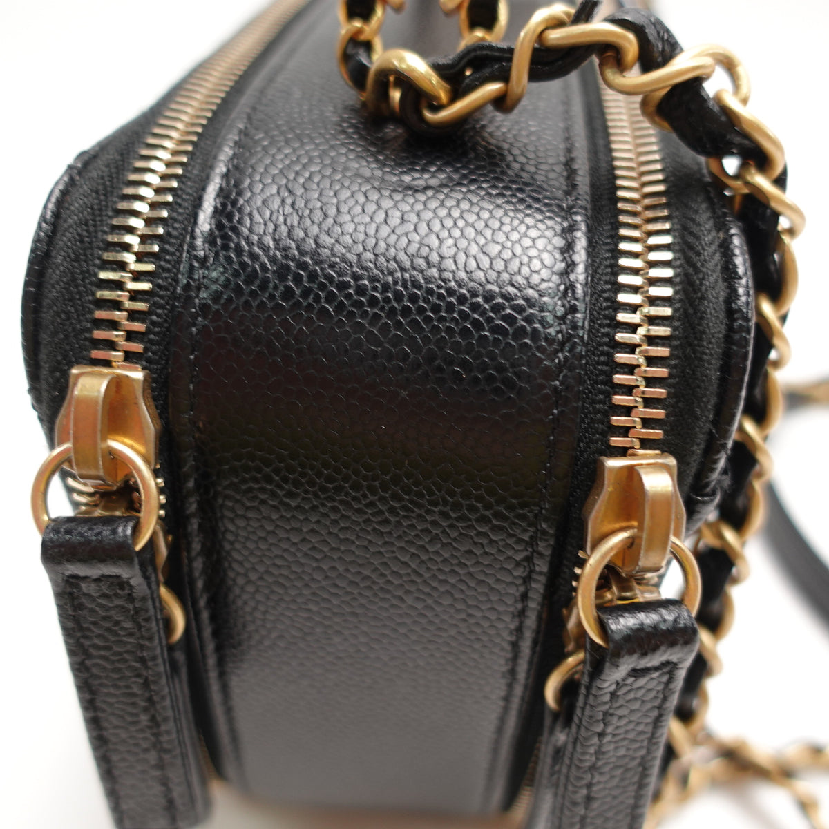 Pre-Owned Chanel Black Caviar Shoulder Bag T10463907