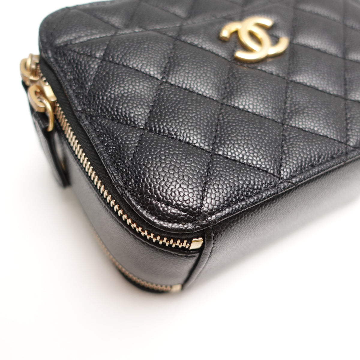Pre-Owned Chanel Black Caviar Shoulder Bag T10463907