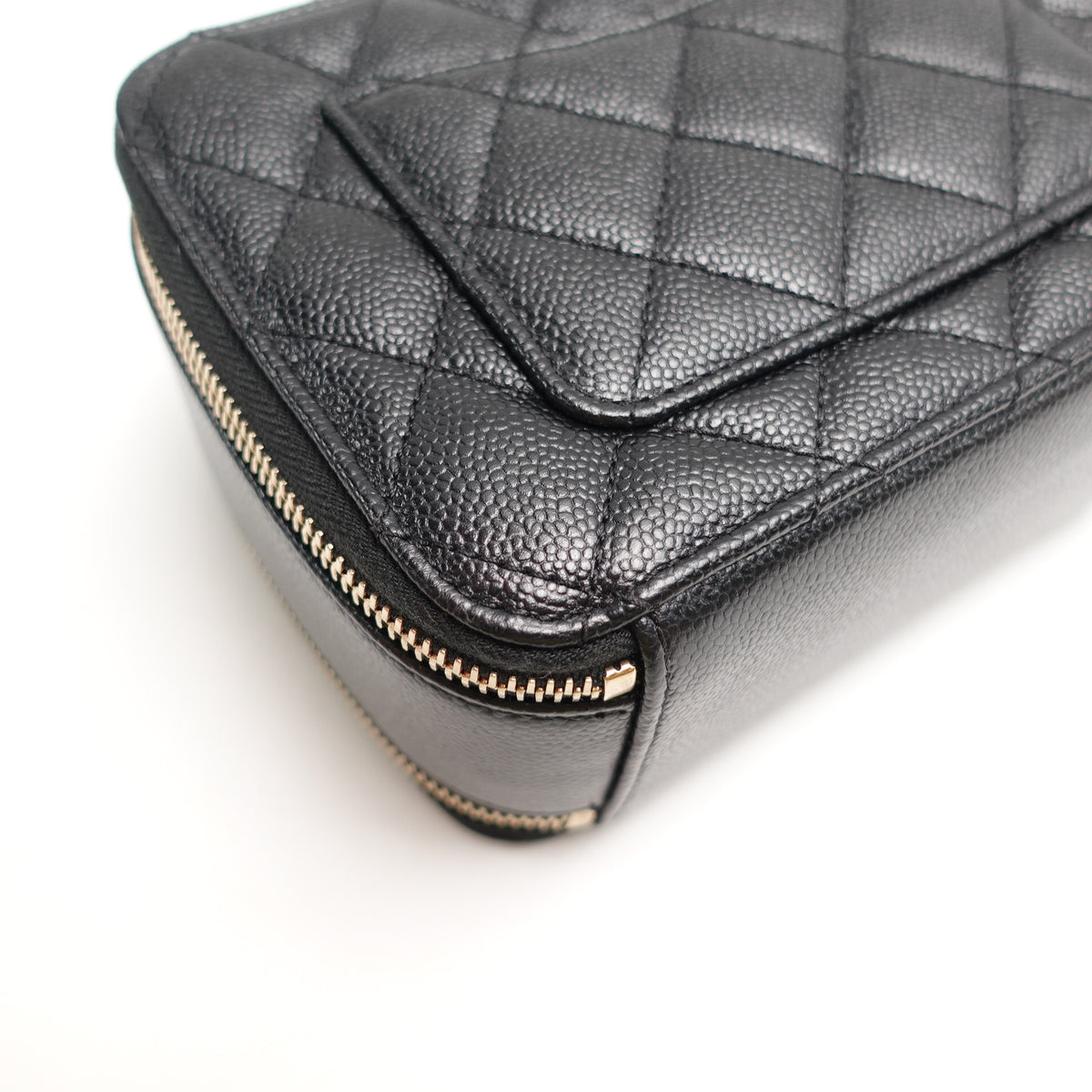 Pre-Owned Chanel Black Caviar Shoulder Bag T10463907