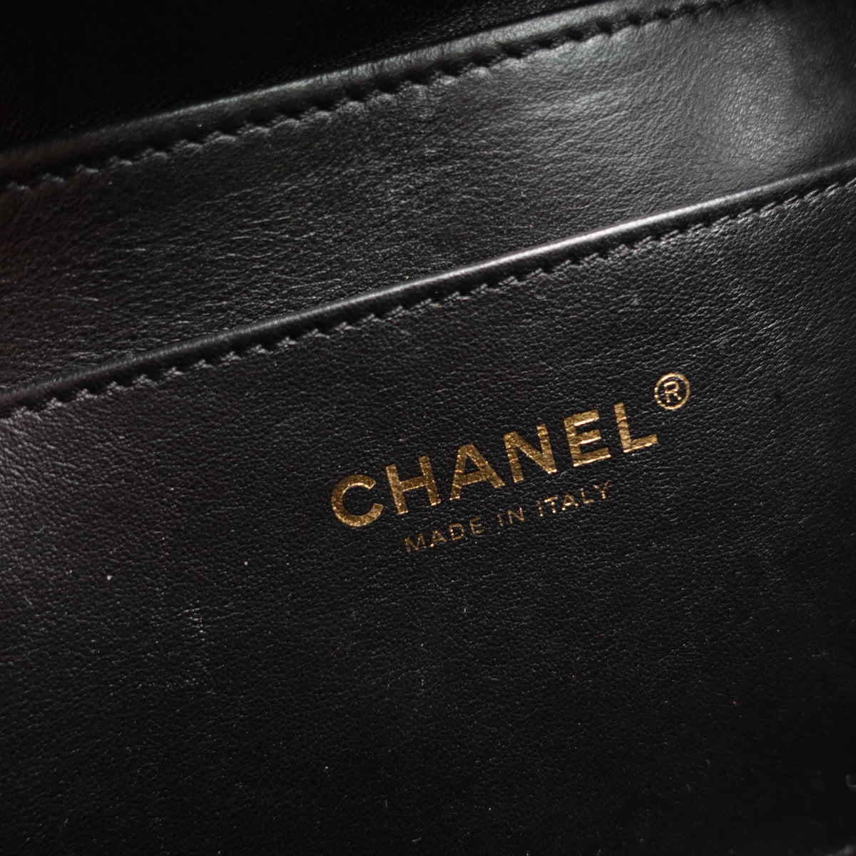 Pre-Owned Chanel Black Caviar Shoulder Bag T10463907