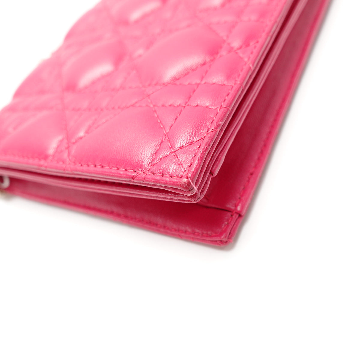 Pre-Owned Dior Lady Fuchsia Lambskin Leather Woc Bag T10464259