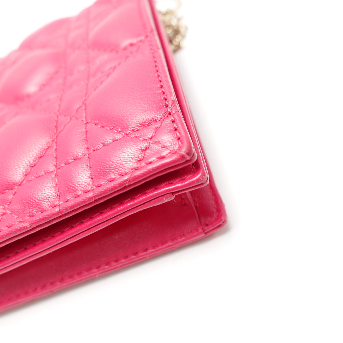Pre-Owned Dior Lady Fuchsia Lambskin Leather Woc Bag T10464259