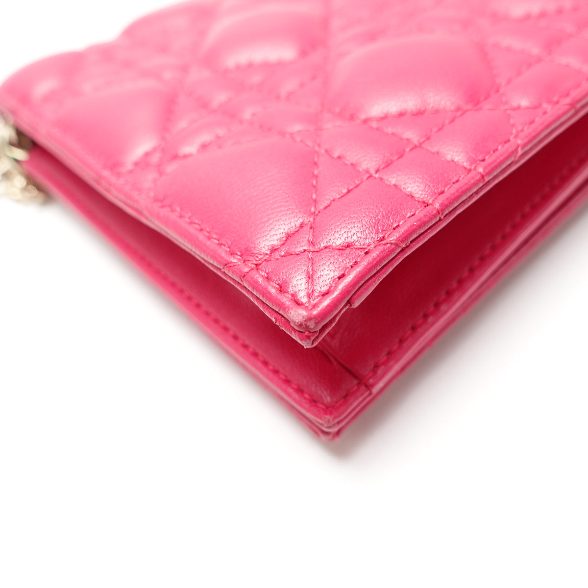 Pre-Owned Dior Lady Fuchsia Lambskin Leather Woc Bag T10464259