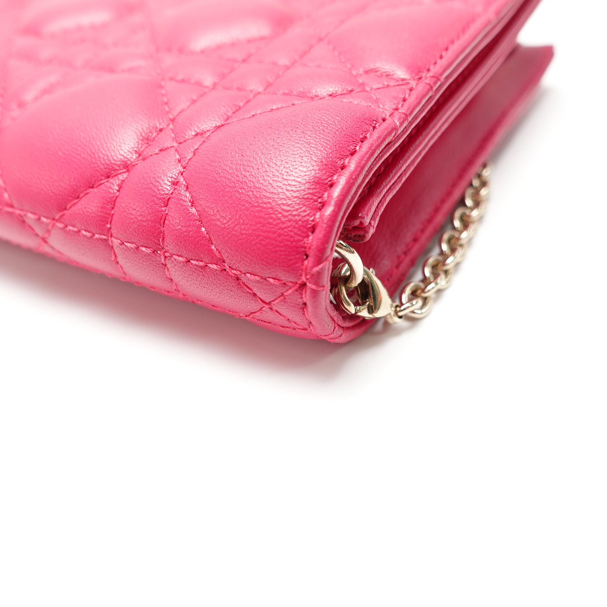 Pre-Owned Dior Lady Fuchsia Lambskin Leather Woc Bag T10464259