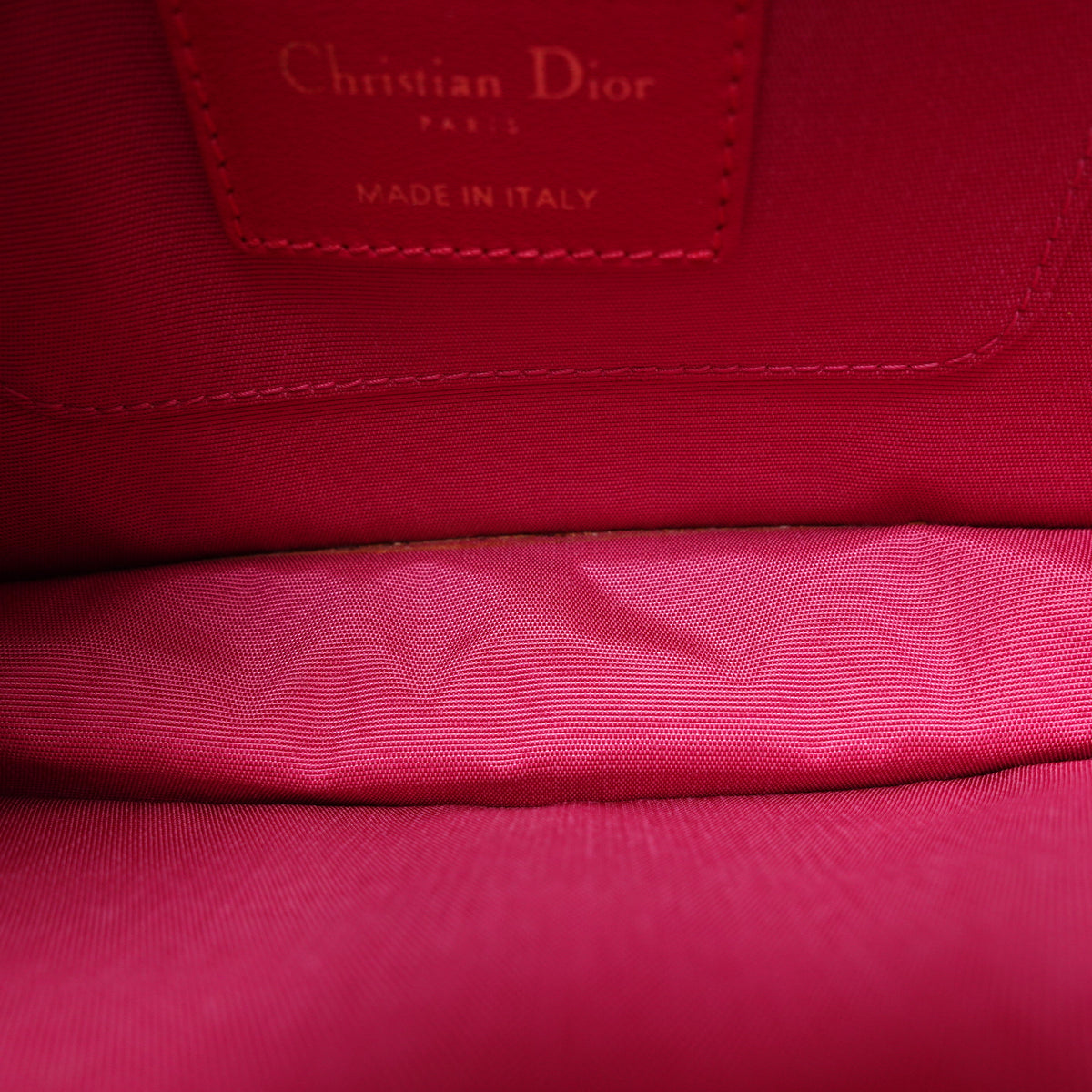 Pre-Owned Dior Lady Fuchsia Lambskin Leather Woc Bag T10464259
