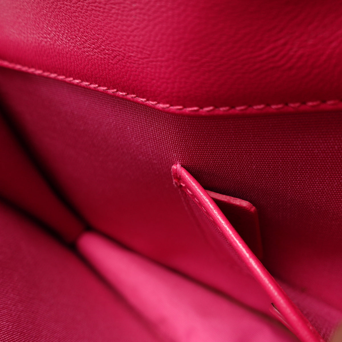 Pre-Owned Dior Lady Fuchsia Lambskin Leather Woc Bag T10464259