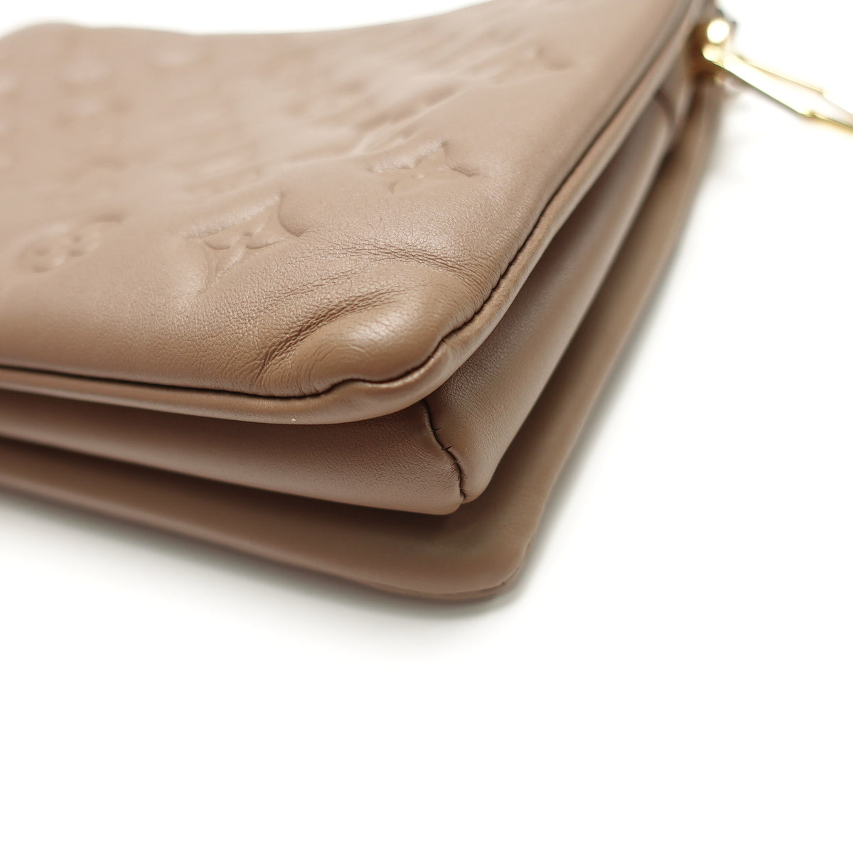 Pre-Owned Louis Vuitton Coussin Brown Lambskin Leather Shoulder Bag T10464164