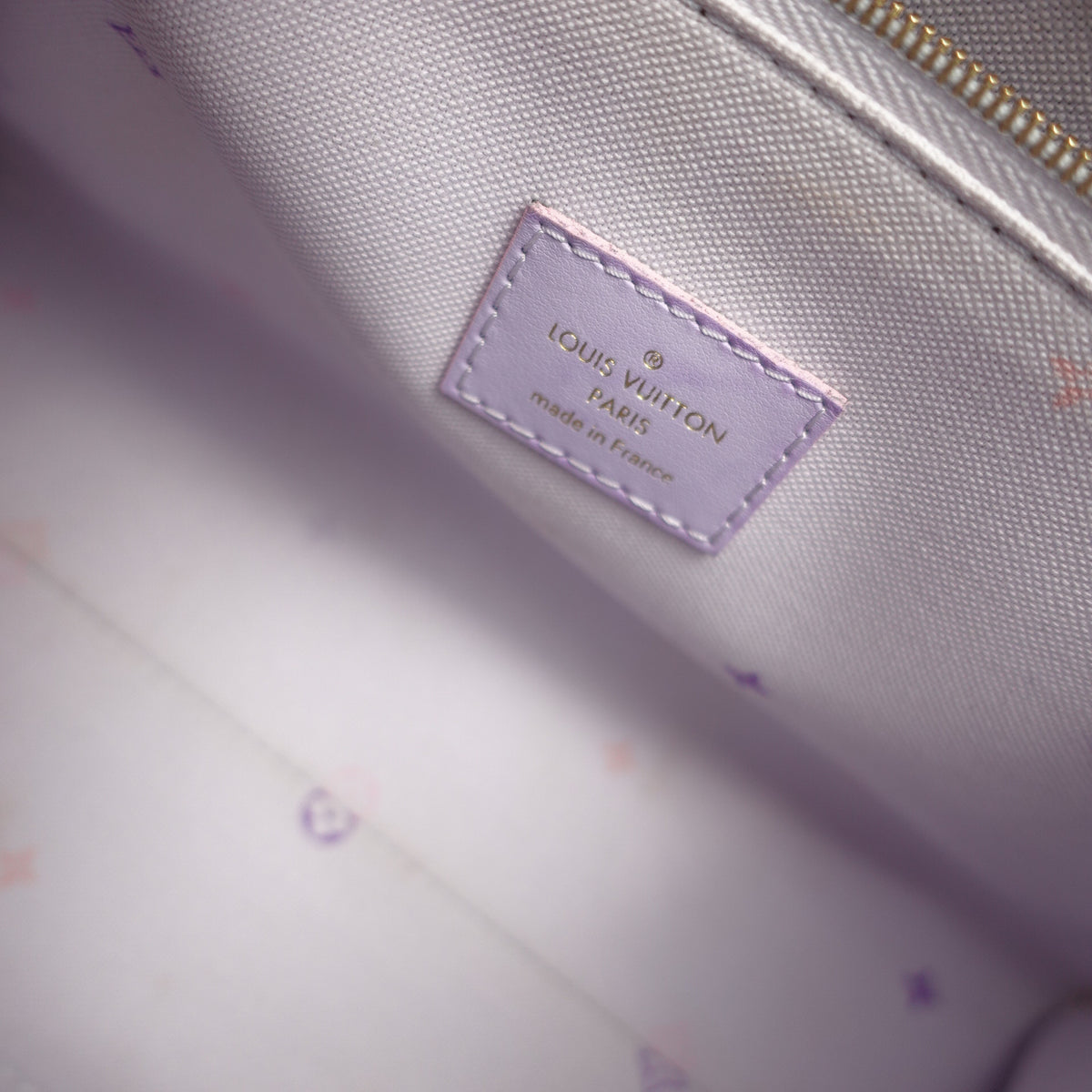 Pre-Owned Louis Vuitton Onthego PM Pink Canvas Shoulder Bag T10464661