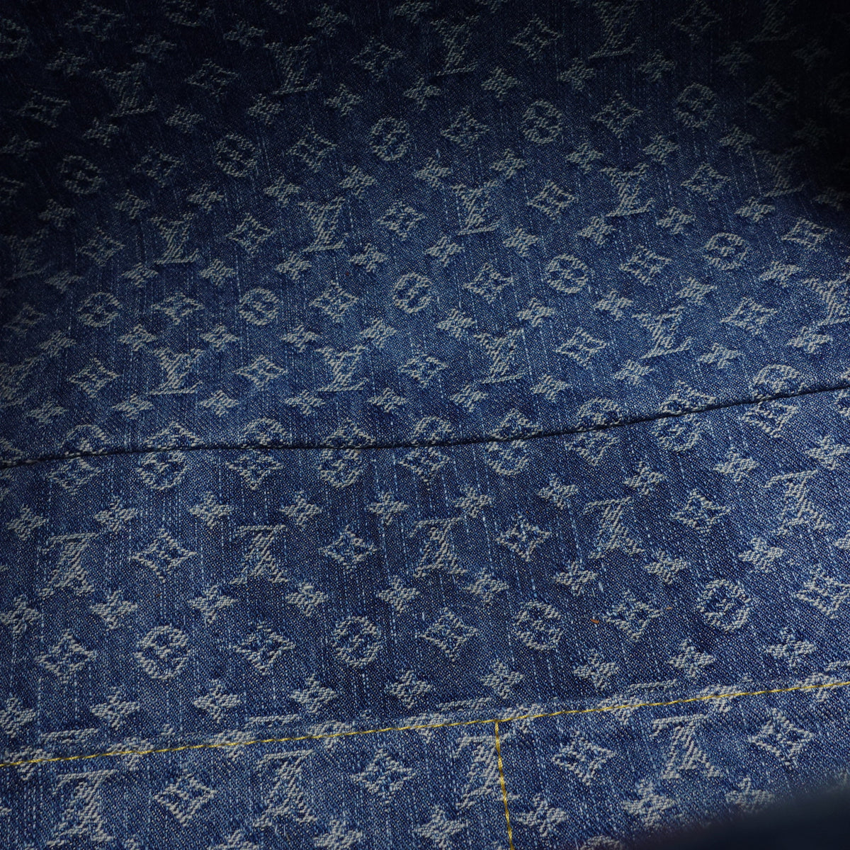 Pre-Owned Louis Vuitton Carryall W/P Blue Denim Shoulder Bag T10464424