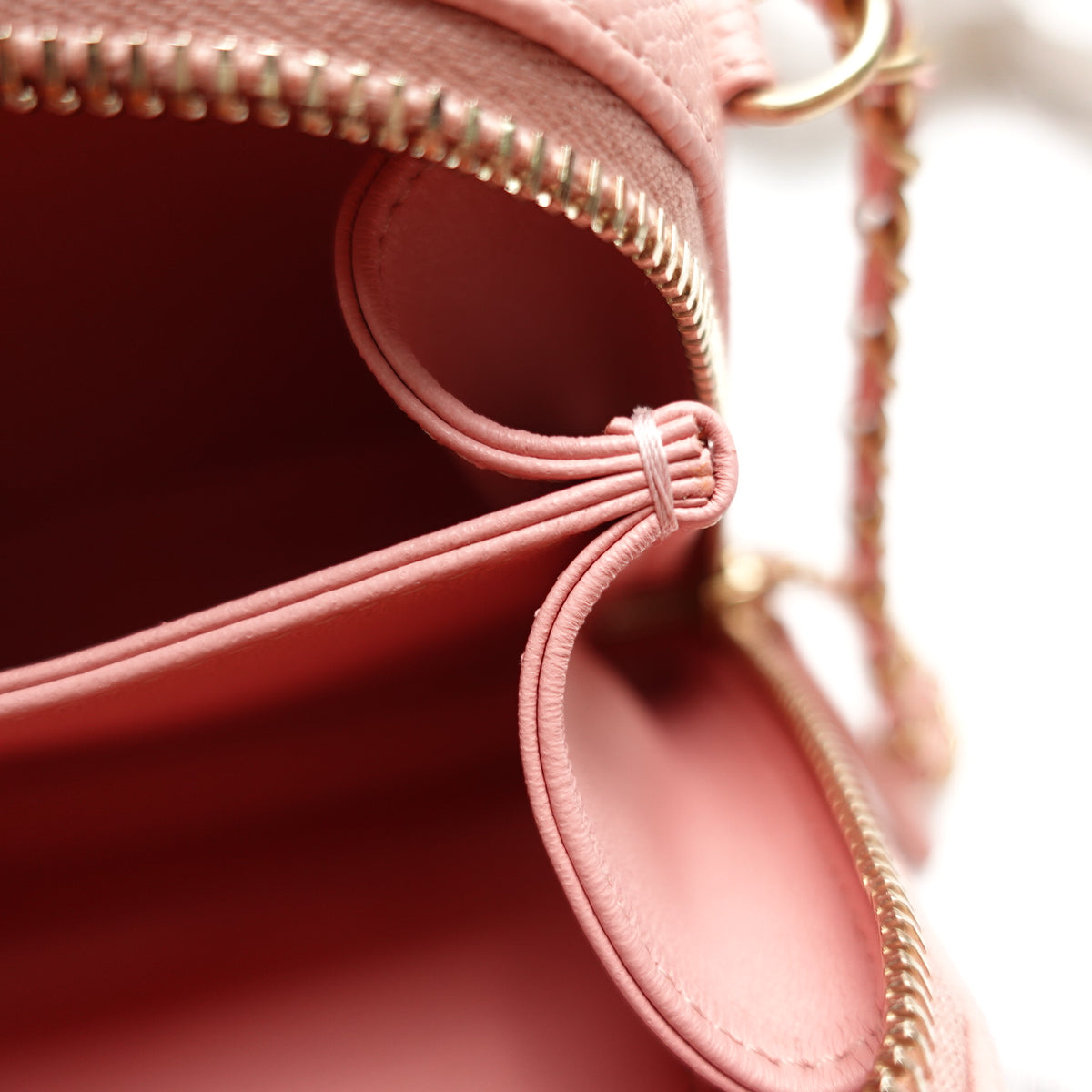 Pre-Owned Chanel Vanity Case Pink Caviar Shoulder Bag T10465764
