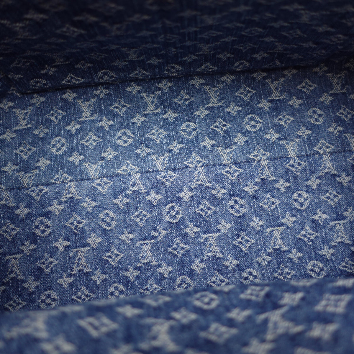 Pre-Owned Louis Vuitton Onthego MM Blue Denim Shoulder Bag T10465868