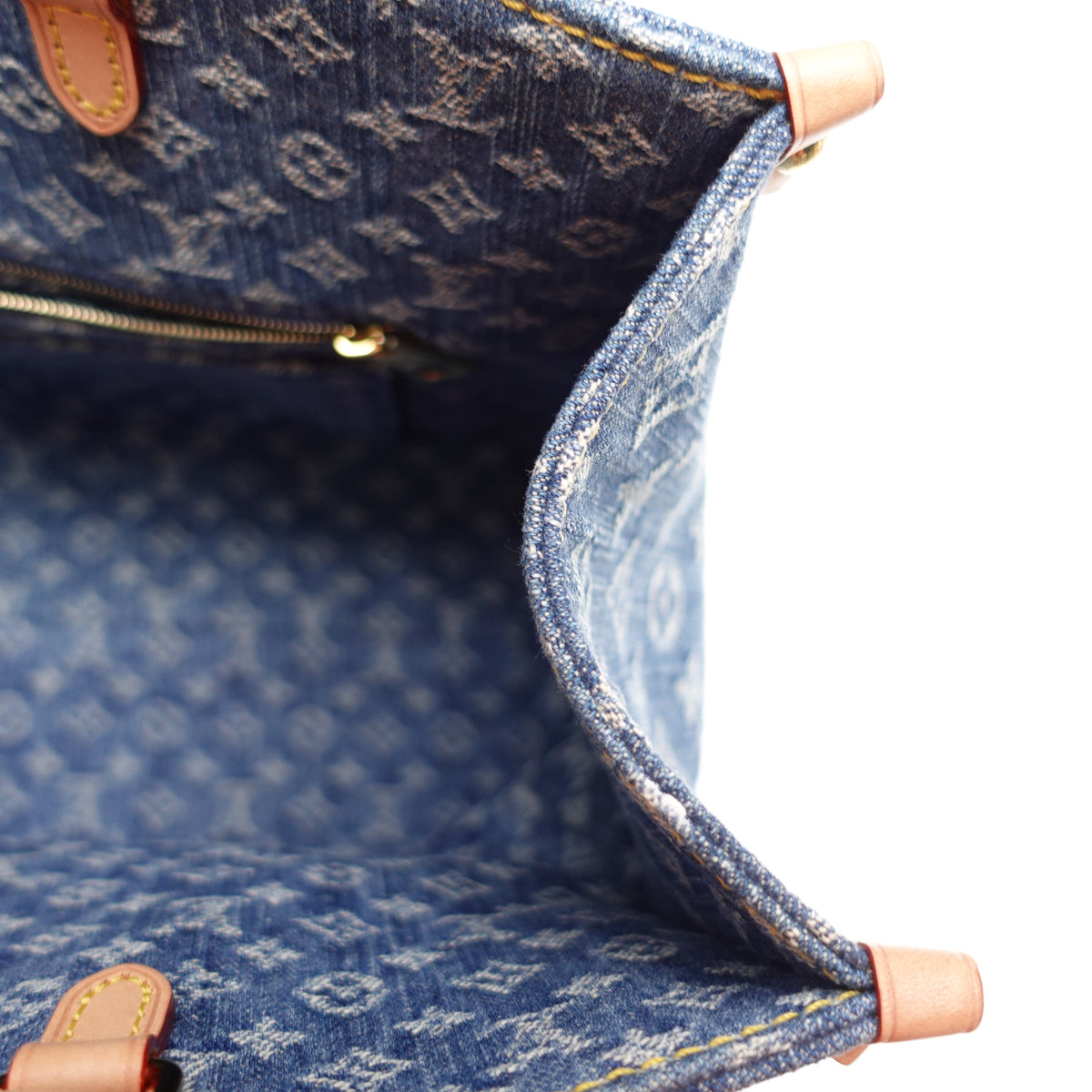 Pre-Owned Louis Vuitton Onthego MM Blue Denim Shoulder Bag T10465868