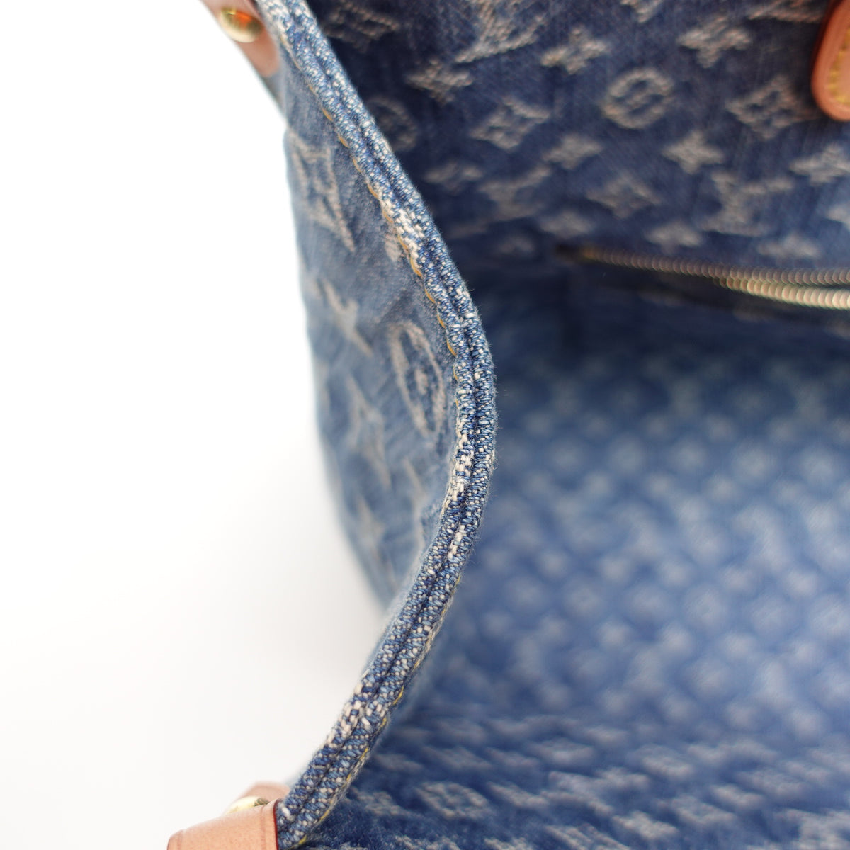 Pre-Owned Louis Vuitton Onthego MM Blue Denim Shoulder Bag T10465868