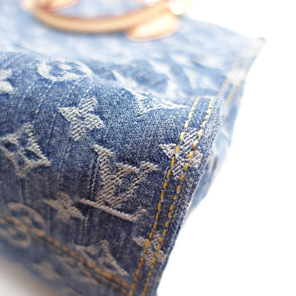 Pre-Owned Louis Vuitton Onthego MM Blue Denim Shoulder Bag T10465868