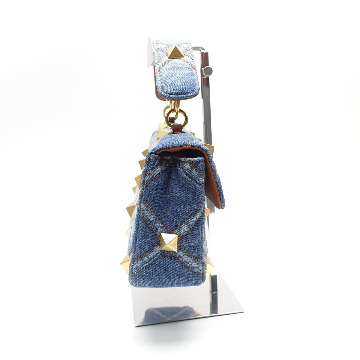 Pre-Owned Valentino Roman Stud Blue Denim Shoulder Bag T10466357