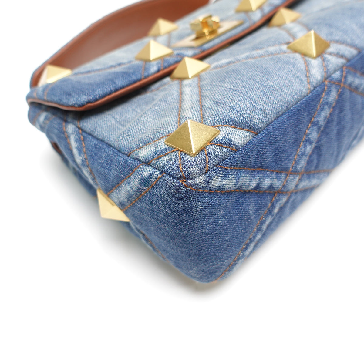 Pre-Owned Valentino Roman Stud Blue Denim Shoulder Bag T10466357