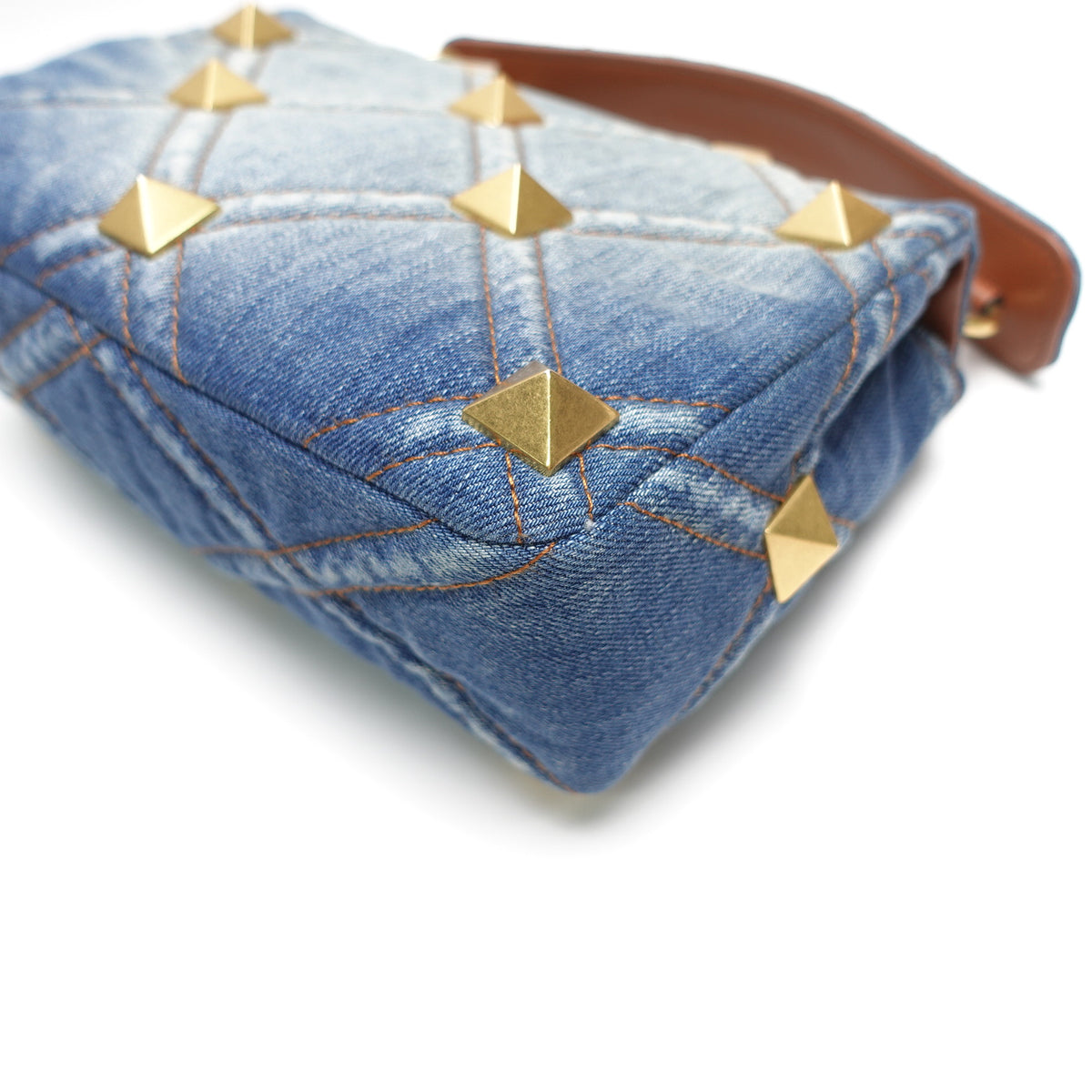 Pre-Owned Valentino Roman Stud Blue Denim Shoulder Bag T10466357